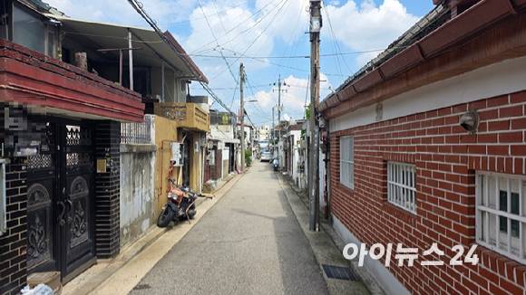 18일 서울 성북구 장위동 장위15구역 내 골목. [사진=이수현 기자]
