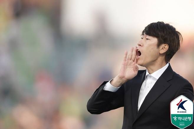 Suwon FC Kim Eun -joong. Photo = Korea Professional Football Federation