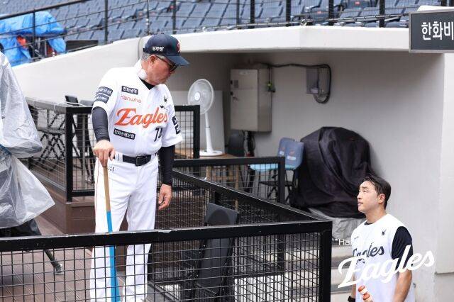 손아섭과 김경문 감독./한화 이글스