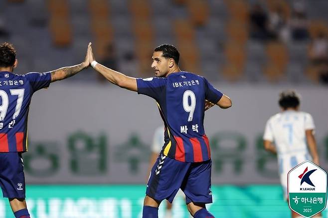 [서울=뉴시스] 프로축구 K리그1 수원FC의 싸박. (사진=한국프로축구연맹 제공) *재판매 및 DB 금지