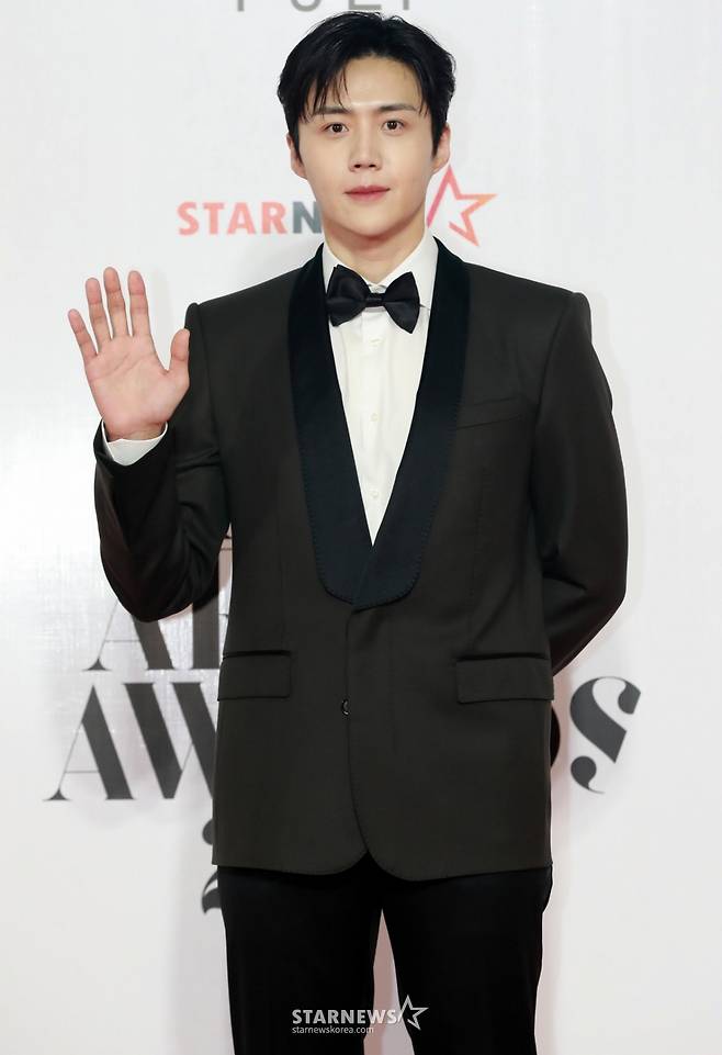배우 김선호가 14일 필리핀 아레나에서 열린 '2023 아시아 아티스트 어워즈 인 필리핀'(2023 Asia Artist Awards IN THE PHILIPPINES, 이하 '2023 AAA') 레드카펫 행사에 참석해 포즈를 취하고 있다.  '2023 AAA'는 스타뉴스가 주최하고 Asia Artist Awards 조직위원회, TONZ 엔터테인먼트, PULP Live World가 공동 주관한다. 그룹 아이브(IVE) 장원영, 가수 강다니엘, 그룹 제로베이스원 성한빈이 MC를 맡았다. 2023.12.14 /사진=이동훈