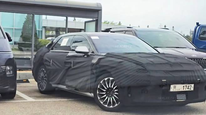 그랜저 페이스리프트 테스트카 스파이샷