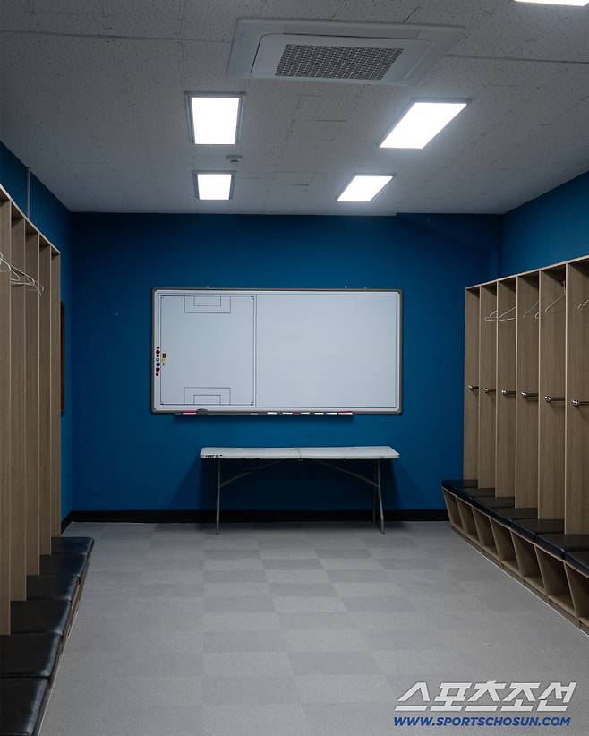 Suwon FC Expedition Locker Room. Photo courtesy = Suwon FC