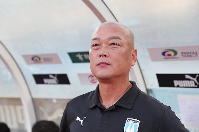 천안종합운동장/ K리그2/ 천안시티FC vs 수원삼성블루윙즈/ 천안 김태완 감독/ 사진 하서영