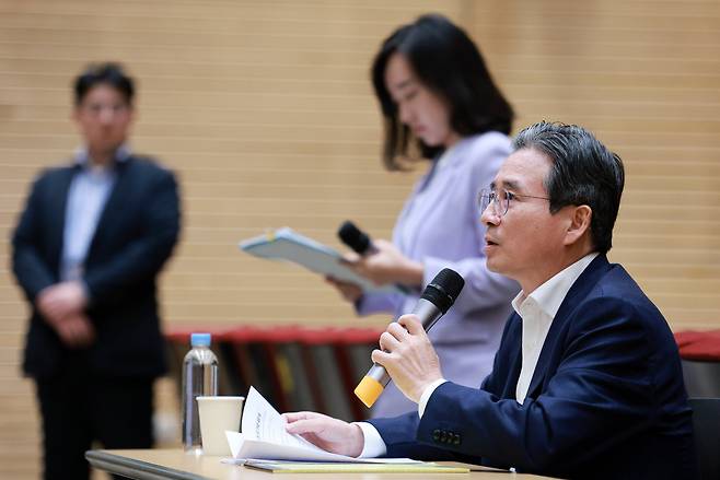 김용범 정책실장이 20일 서울 용산 대통령실 청사에서 열린 주요 3실장 기자간담회에서 발언하고 있다./뉴시스