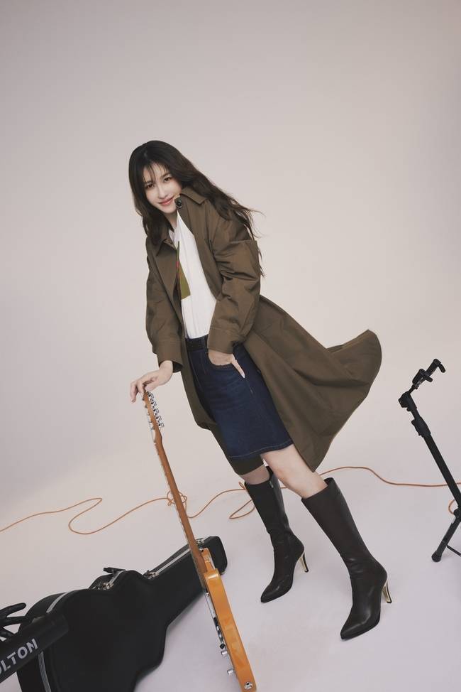 올리비아로렌 2025 가을 캠페인 화보 이미지