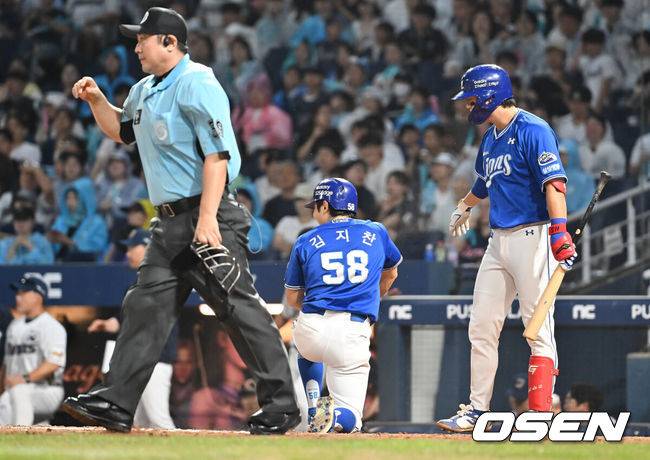 [OSEN=창원, 이석우 기자] 19일 창원NC파크에서 2025 신한 SOL 뱅크 KBO 리그 NC 다이노스와 삼성 라이온즈의 경기가 열렸다. 홈팀 NC는 라일리가, 방문팀 삼성은 후라도가 선발 출전했다. 삼성 라이온즈 김지찬이 5회초 1사 3루 류지혁의 3루 땅볼때 홈에서 세이프되고 있다. 2025.08.19 / foto0307@osen.co.kr