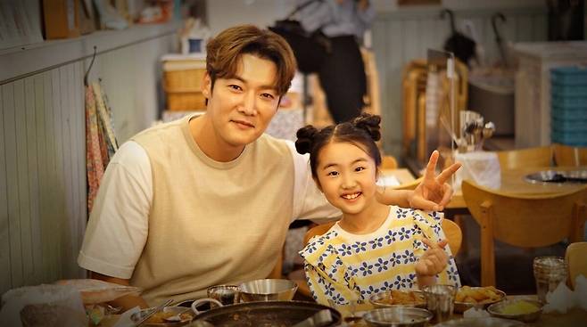 오아린은 최진혁과 드라마 ‘황후의 품격’에서 함께 출연한 바 있다. 오아린 SNS 캡처