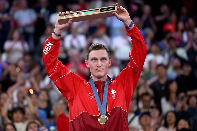 2024 파리올림픽 배드민턴 남자단식에서 금메달을 딴 빅토르 악셀센. Getty Images코리아