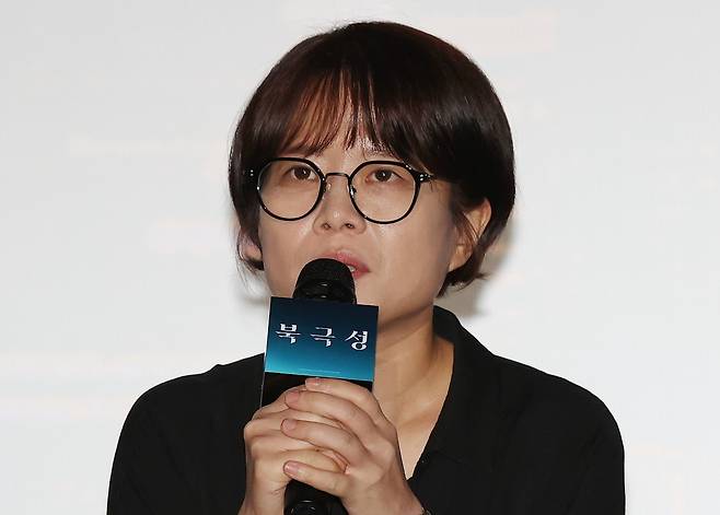 20일 서울 CGV 용산아이파크몰점에서 열린 디즈니플러스 시리즈 ‘북극성’ 크리에이터스토크에서 김희원 감독이 인사말을 하고 있다. 2025.8.20 . 연합뉴스
