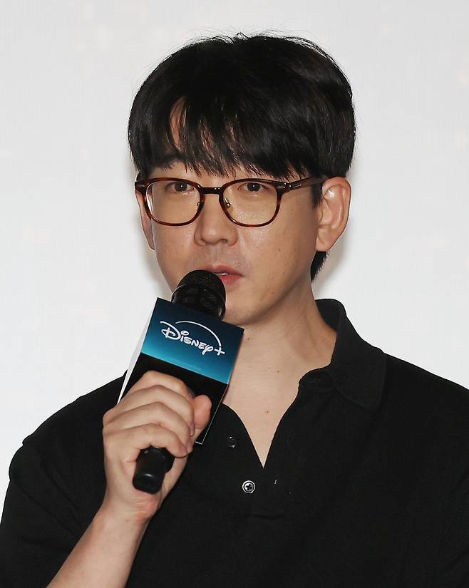 20일 서울 CGV 용산아이파크몰점에서 열린 디즈니플러스 시리즈 ‘북극성’ 크리에이터스토크에서 김병한 미술감독이 인사말을 하고 있다. 2025.8.20 . 연합뉴스