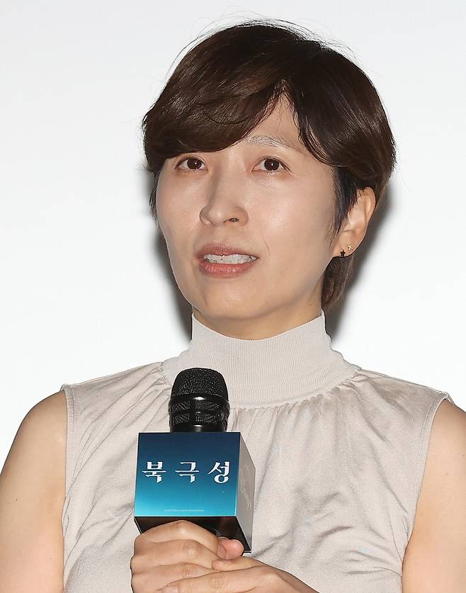 20일 서울 CGV 용산아이파크몰점에서 열린 디즈니플러스 시리즈 ‘북극성’ 크리에이터스토크에서 정서경 작가가 인사말을 하고 있다. 2025.8.20. 연합뉴스
