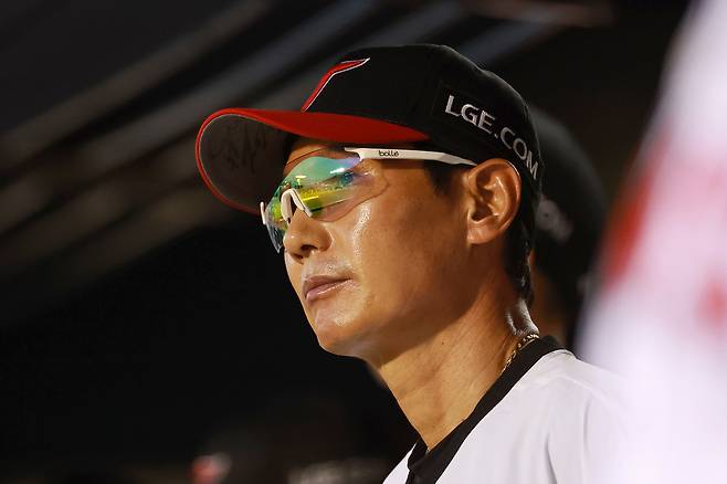 경기를 지켜보는 염경엽 LG 감독. 연합뉴스