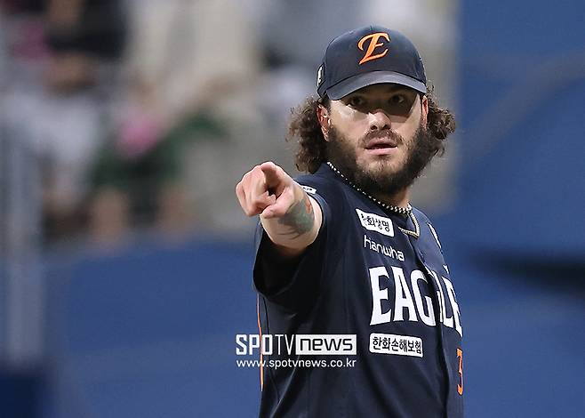 ▲ 20일 불펜 피칭을 소화한 폰세는 22일 복귀를 조준하고 있다 ⓒ곽혜미 기자