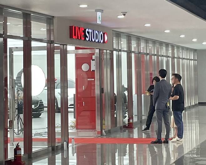 SK렌터카 오토옥션에 마련된 라이브 방송 스튜디오