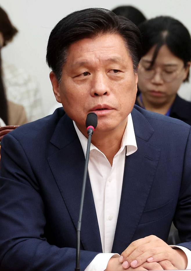 조승래 더불어민주당 신임 사무총장이 4일 오전 서울 여의도 국회에서 열린 최고위원회의에서 발언을 하고 있다. 2025.08.04. 뉴시스