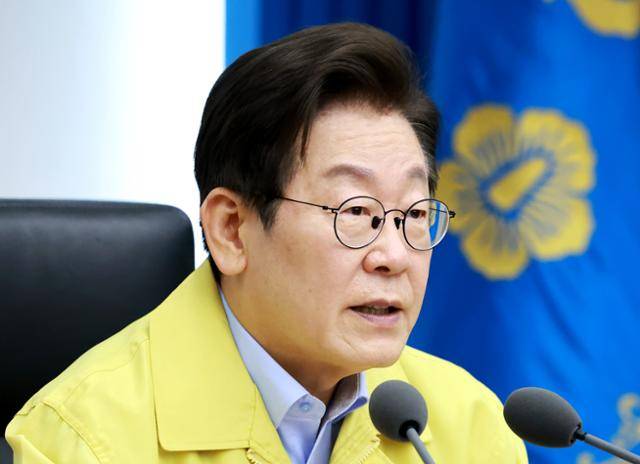 이재명 대통령이 21일 서울 용산 대통령실 청사에서 열린 제8차 수석·보좌관 회의에서 발언하고 있다. 뉴시스