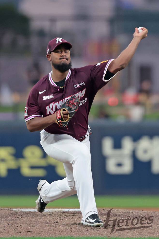 21일 광주 KIA전에서 KBO리그 첫 승리를 신고한 메르세데스. 키움 제공