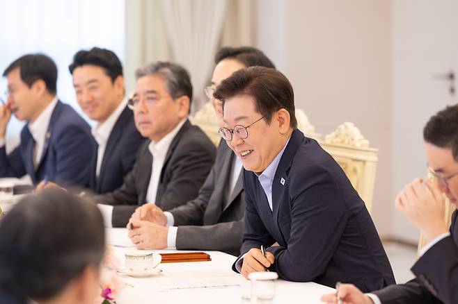 이재명 대통령이 지난 19일 서울 용산 대통령실 청사에서 미일 순방 경제인 간담회를 하고 있다. 대통령실 제공