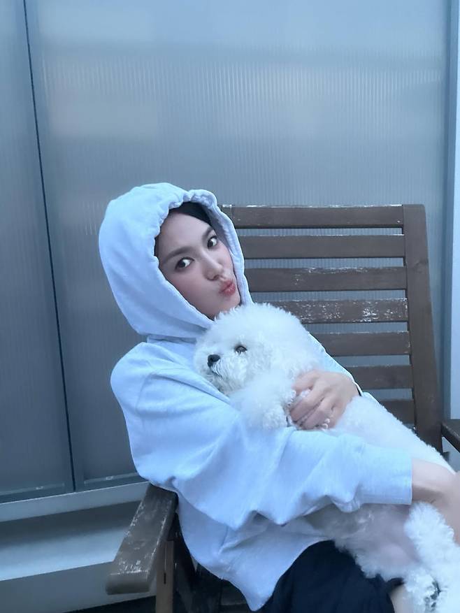 송혜교 인스타그램 캡처.