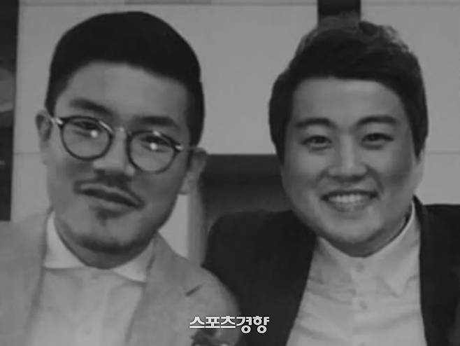 김호중 전 소속사 생각엔터테인먼트 대표 이광득(왼쪽)과 가수 김호중. 경향신문 자료사진