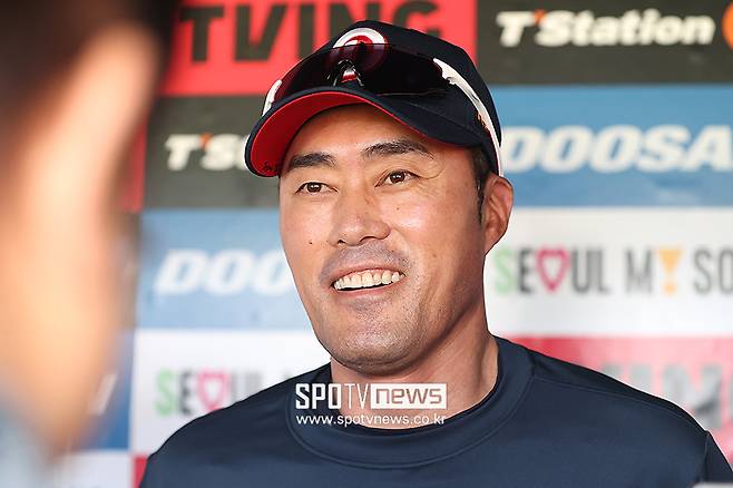 ▲ 지휘봉을 잡은 이후 성적과 팀 색깔 개선에 뚜렷한 성과를 거두고 있는 조성환 감독대행 ⓒ곽혜미 기자