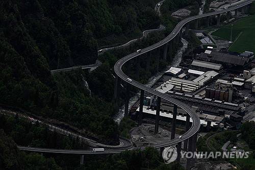 사고 현장 인근 도로  [AFP 연합뉴스 자료사진. 재판매 및 DB 금지]