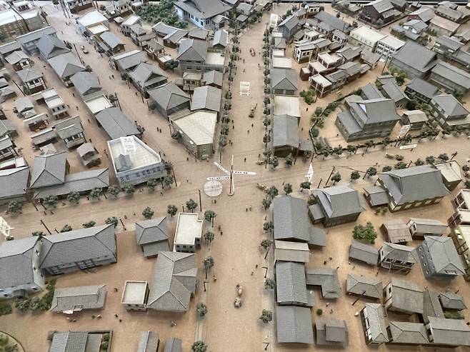 반듯한 계획도시로 설계된 일본인 마을(남촌)(목포 근대역사관 재현 모형)