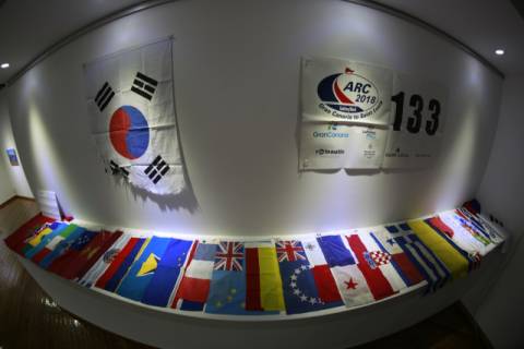 항해한 나라의 각국 국기들의 모습. 김영애 제공