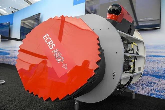 이탈리아 레오나르도가 개발한 ECRS MK2 AESA 레이더