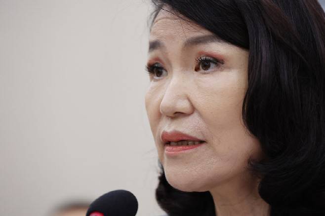 지난 20일 서울 여의도 국회에서 열린 과학기술정보방송통신위원회 전체회의에서 이진숙 방송통신위원장이 질의에 답변하고 있다. (사진=연합뉴스)