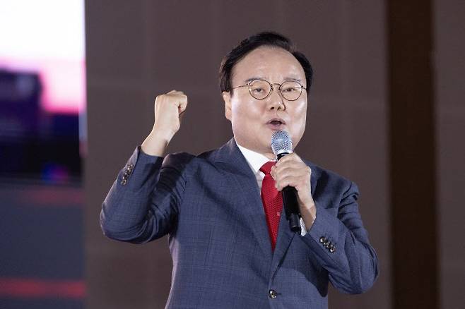 국민의힘 김재원 최고위원 후보가 22일 충북 청주시 흥덕구 청주오스코에서 열린 국민의힘 제6차 전당대회에서 비전 발표를 하고 있다. (사진 = 연합뉴스)
