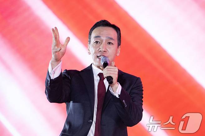 김민수 국민의힘 신임 최고위원이 22일 오후 충북 청주시 오스코에서 열린 제6차 전당대회에서 수락 연설을 하고 있다. (공동취재) 2025.8.22/뉴스1 ⓒ News1 신웅수 기자