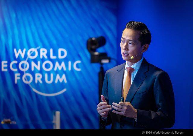 김동관 한화그룹 부회장은 지난해 1월 다보스포럼에 참석해 무탄소 선박을 제시했다. /한화