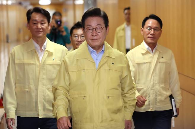 이재명 대통령이 지난 21일 서울 용산 대통령실 청사에서 열린 제8차 수석보좌관회의에 참석하고 있다. 대통령실사진기자단