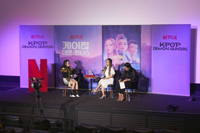 넷플릭스 영화 ‘케이팝 데몬 헌터스’ 매기 강 감독이 22일 오후 한강로2가 CGV 용산아이파크몰에서 열린 내한 기자간담회에 참석해 작품에 대해 이야기하고 있다. 넷플릭스 제공