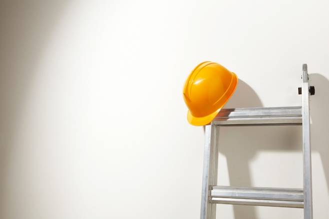 안전모와 사다리. 기사 내용과 직접 관련 없는 자료 이미지. 아이클릭아트