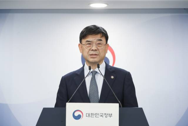 이상경 국토교통부 1차관이 21일 정부서울청사에서 외국인 토지거래허가구역 지정과 관련해 브리핑을 하고 있다. 사진 제공=국토교통부