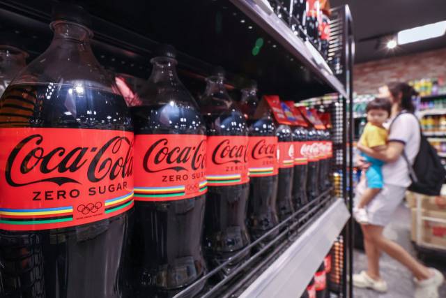 서울의 한 대형마트에 제로 슈거 음료가 진열돼 있다. 뉴스1