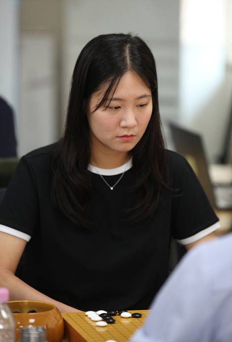 오유진 9단(사진 사이버오로 제공)