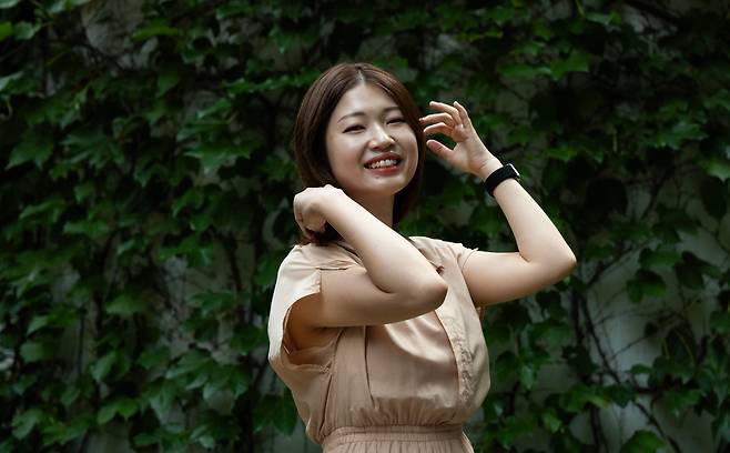 김초엽은 역시 김초엽이다. 20일 예약 판매를 시작한 ‘양면의 조개껍데기’는 하루 만에 누적 3만부가 팔리며 다음 날 증쇄에 돌입했다. /조인원 기자