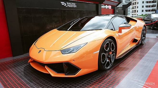 ▲ 어마어마한 슈퍼카들