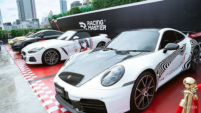 ▲ 그리고 일본부터, 각 나라를 대표하는 이타샤도 있습니다