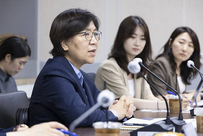 정은경 보건복지부 장관이 7월 25일 서울 중구 한국생명존중희망재단에서 열린 자살예방 전문가 간담회를 주재하고 있다. [연합뉴스]