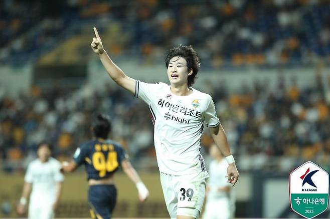 [서울=뉴시스]K리그1 강원 이지호. (사진=한국프로축구연맹 제공)