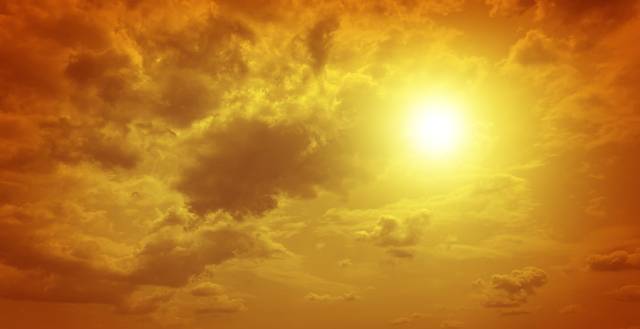 질병관리청에 따르면, 33℃ 이상에서는 기온이 1℃ 올라갈 때마다 온열질환자가 51명 더 발생하는 것으로 나타났다. 사진은 기사의 특정 사실과 관련 없음. 게티이미지뱅크