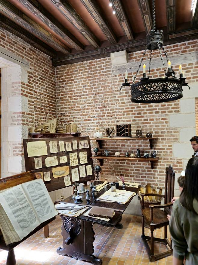 클로뤼세 작업실.