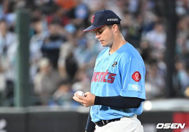 롯데 자이언츠 시절의 터커 데이비슨.