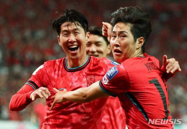 손흥민(왼쪽)과 이강인. /사진=뉴시스 제공