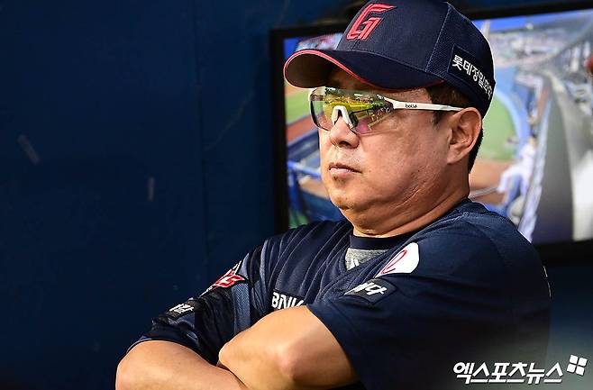 김태형 감독이 이끄는 롯데 자이언츠가 22일 창원 NC 다이노스전에서 6-7로 졌다. 11연패의 수렁에 빠지면서 4위 수성도 장담할 수 없게 됐다. 사진 엑스포츠뉴스 DB